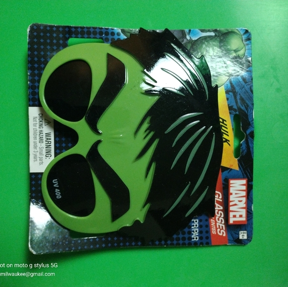 Character Sunglasses - Picture 2 of 16